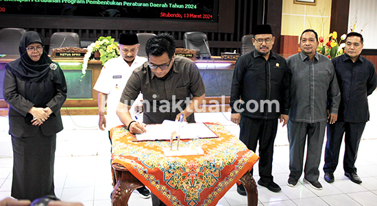 DPRD-Situbondo-Paripurnakan-Propemperda-2024-dan-RPJPD-2045